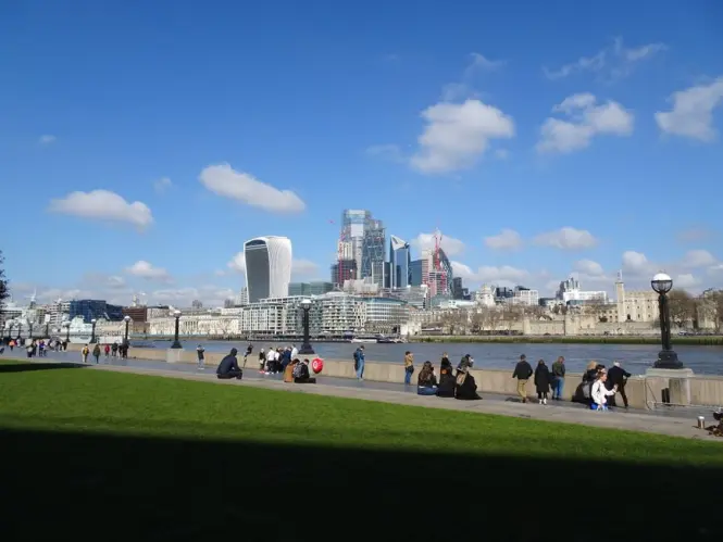 South Bank walk along the Thames