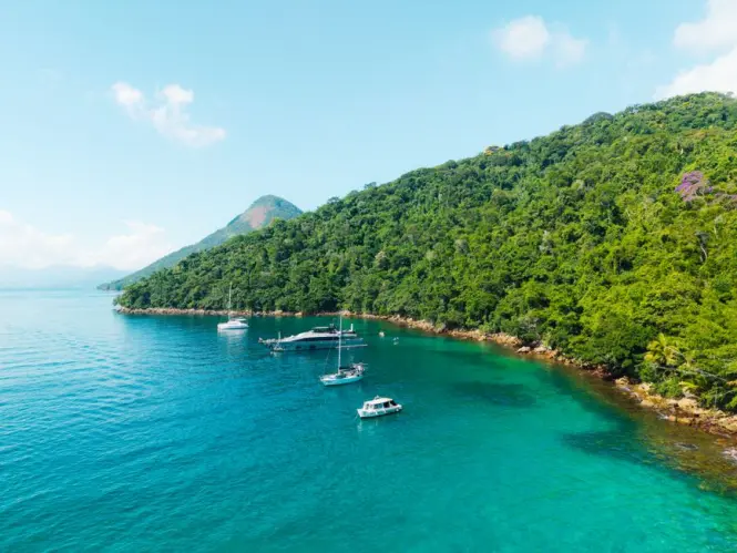 Boat tour around Ilha Grande from Rio