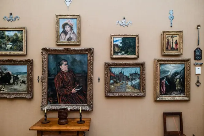 Gallery room displaying Impressionist and modern paintings inside the Albertina Museum