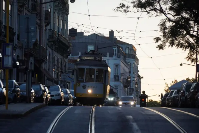 Tram 15E on a street toward Belém