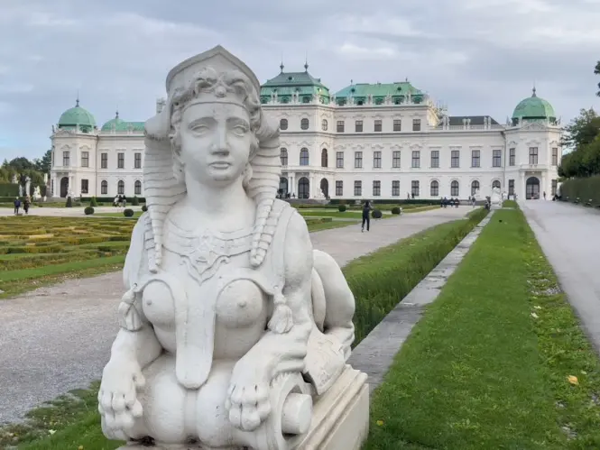 Tickets and entrance at Belvedere Palace