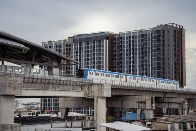 Area near Queen Sirikit MRT station and Benjakitti Park