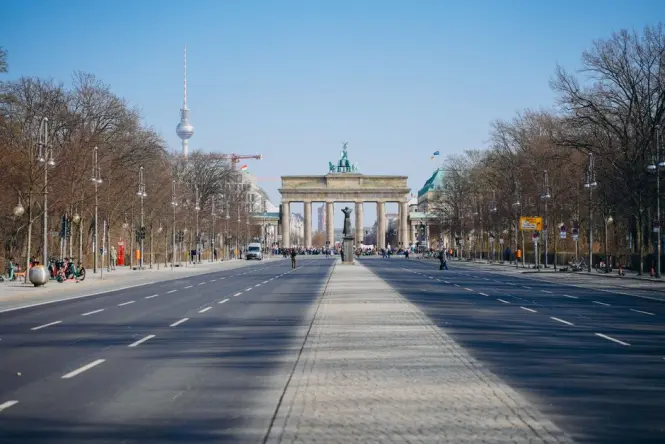 Getting to Brandenburg Gate in Berlin