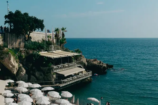 Cliff-edge sea view above Nice
