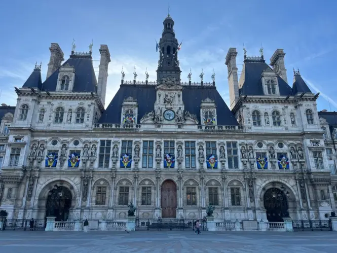 Walk from Hôtel de Ville toward Beaubourg