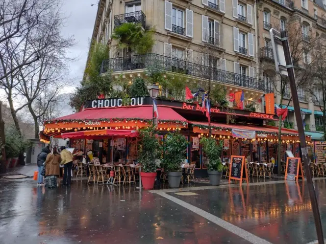 Inside Champs-Elysees