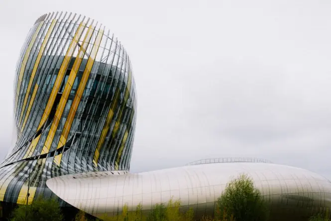 Curved architecture of Cité du Vin