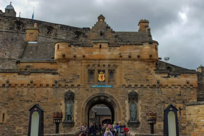 Tickets and entrance at Edinburgh Castle