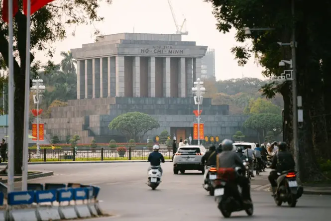 Getting to Ho Chi Minh Mausoleum in Hanoi