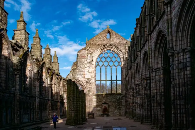 Tickets and entrance at Holyrood Palace
