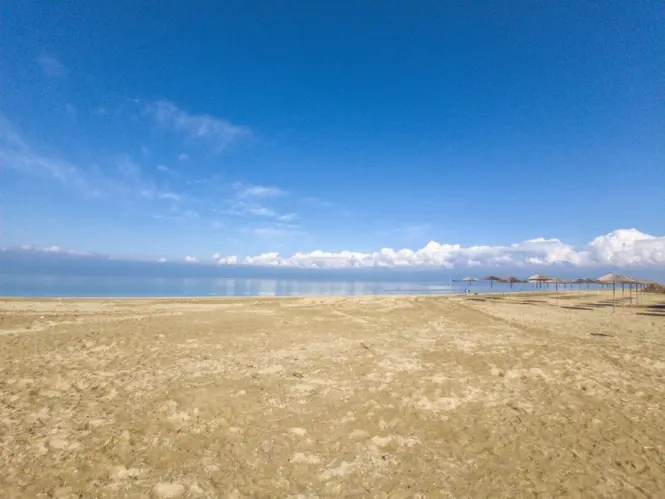 Quiet coastline on Île Sainte-Marguerite outside peak summer season