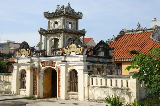 Entrance ticket booth near Hoang Dieu street at the Imperial Citadel of Thang Long