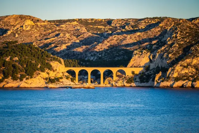 Late afternoon light on the cliffs along La Corniche