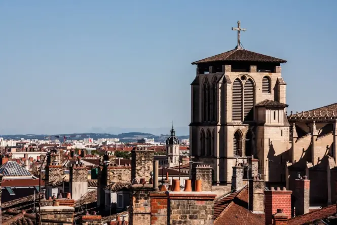 Place Saint-Jean outside Lyon Cathedral