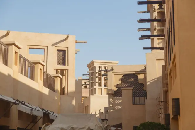 Entrance gate and drop-off area at Madinat Jumeirah on King Salman Bin Abdulaziz Al Saud Street