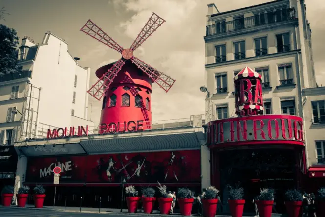 Getting to Moulin Rouge in Paris