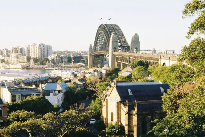 Harbourside walking path through the Royal Botanic Garden leading to Mrs Macquarie's Chair