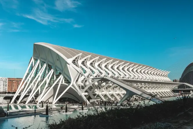 Close-up of the ribbed white exoskeleton designed by Santiago Calatrava at the Museum of Tomorrow