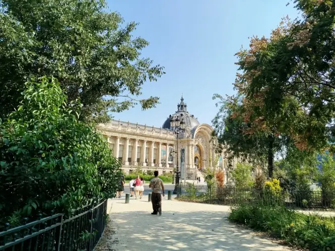 Gallery spaces inside Palais Rohan