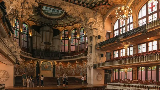 Getting to Palau de la Musica Catalana in Barcelona