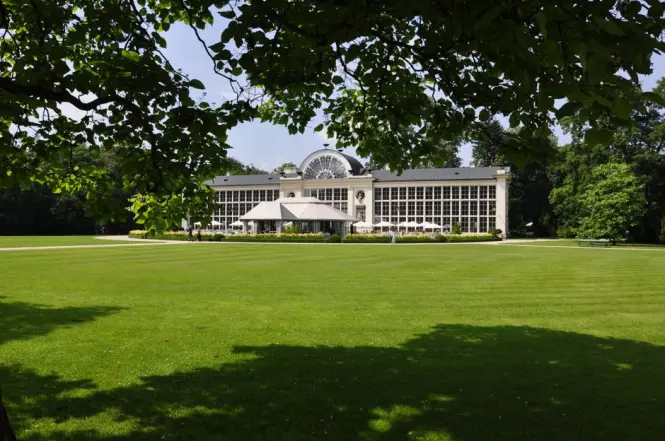 Paths through Parc de l’Orangerie in Strasbourg