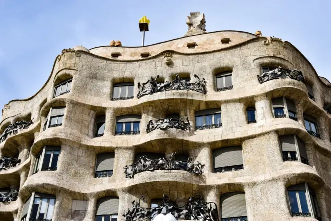 Manzana de la Discordia modernist facades