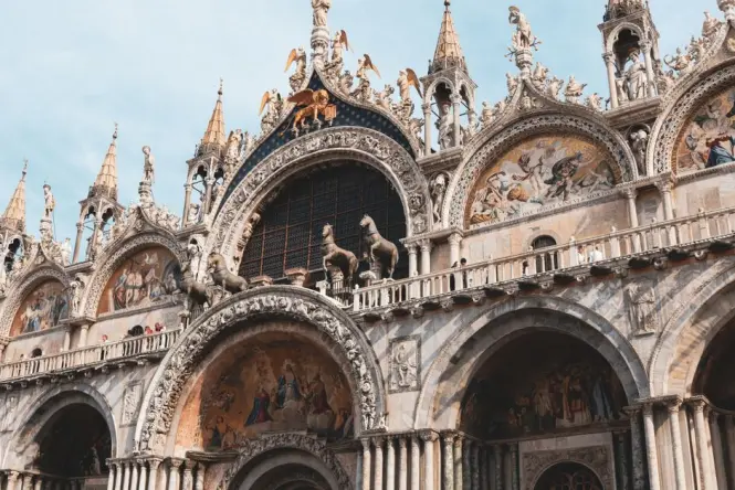 entrance queue of st marks basilica in Venice