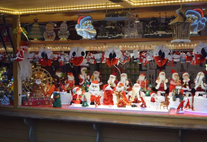 Christmas market lights on Place Kleber