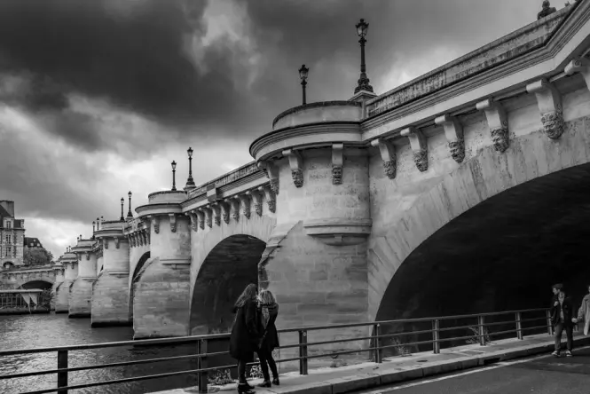 Inside Pont Neuf