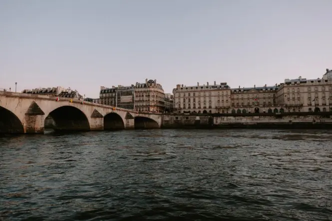 Pont Neuf main exterior view