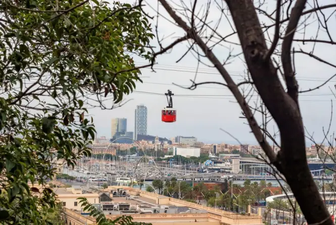 Walk from Drassanes toward Port Vell harbour
