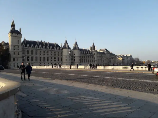 Getting to Sainte-Chapelle in Paris