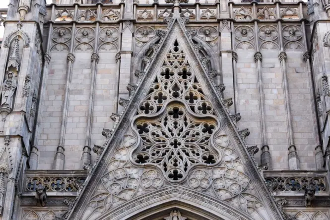 Carved Gothic stone detail and niches on the exterior of Scott Monument