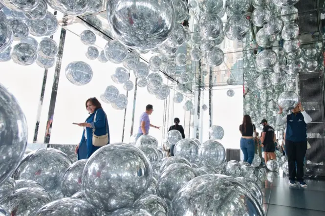 Mirrored infinity room inside SUMMIT One Vanderbilt