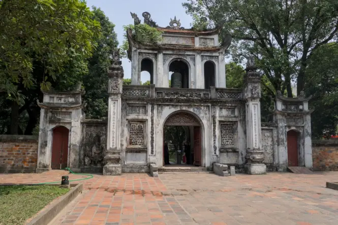 Tickets and entrance at Temple of Literature