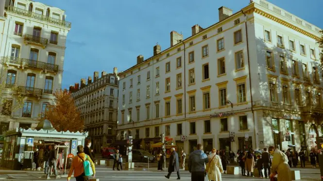 Entrance area for La Longue Traboule in Vieux Lyon
