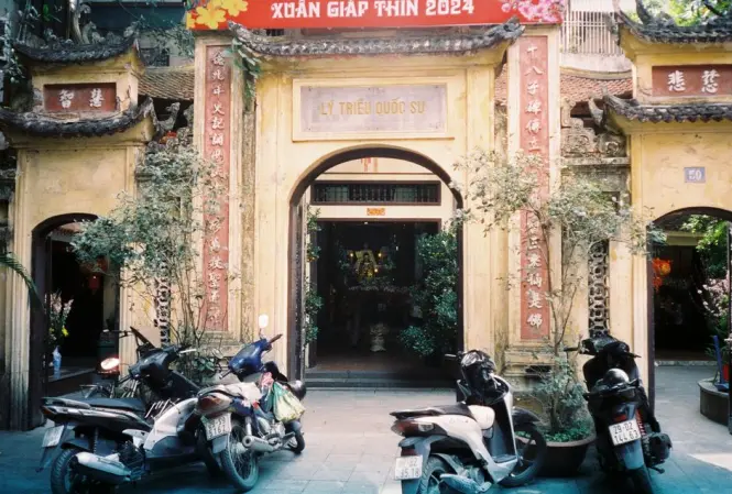 Getting to Train Street in Hanoi