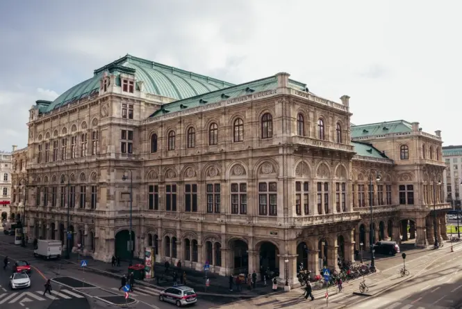 Tickets and entrance at Vienna State Opera