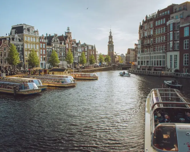 Westerkerk exterior on Prinsengracht bend