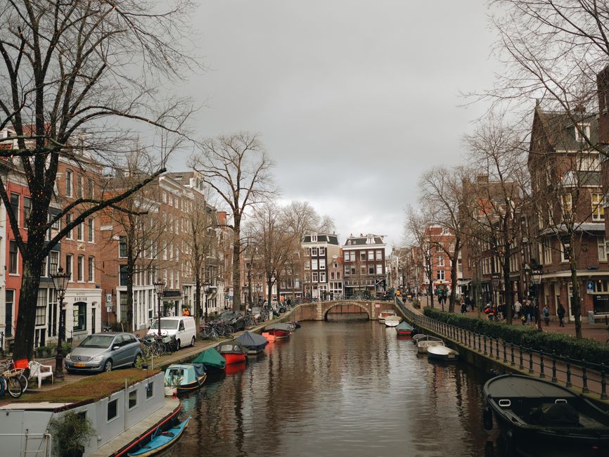 Jordaan canal in Amsterdam