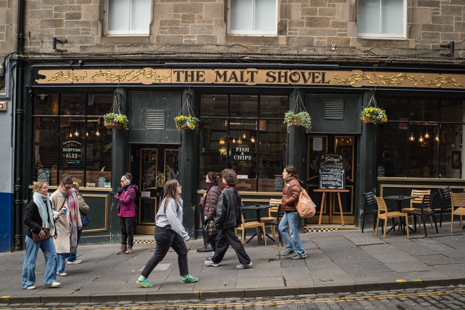 Traditional Scottish pub food in Edinburgh