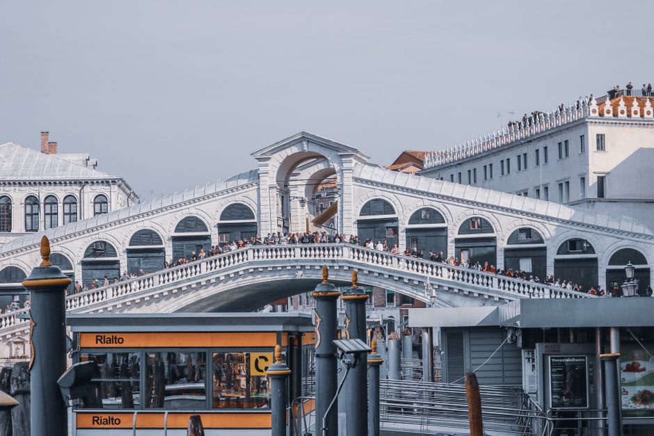 Rialto Bridge area