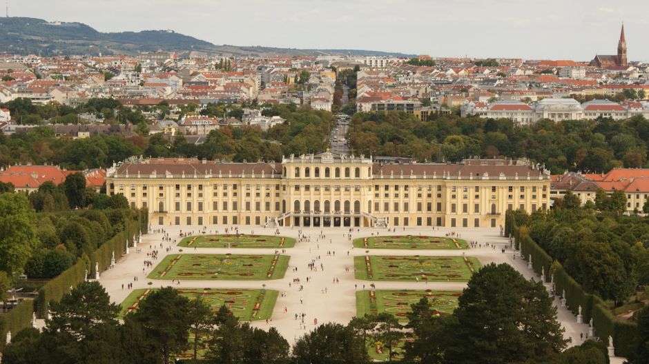 Schönbrunn Palace facade