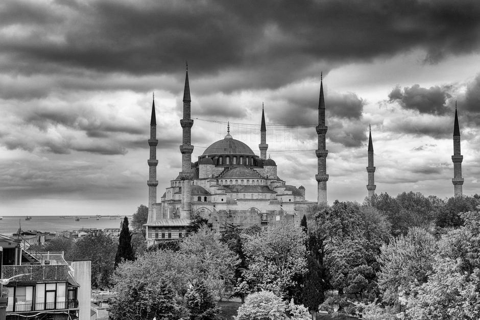 Blue Mosque main exterior view