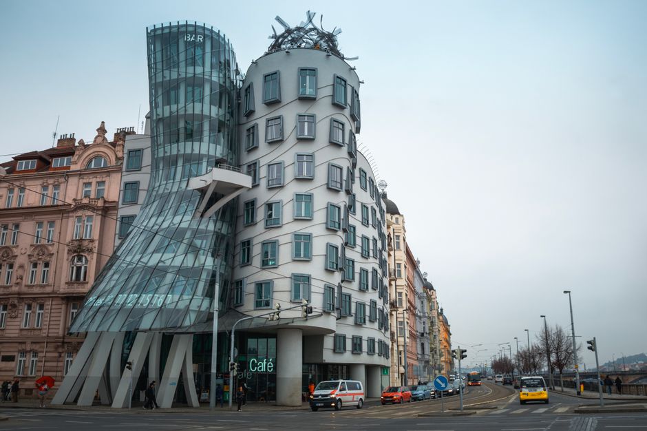 Getting to Dancing House in Prague