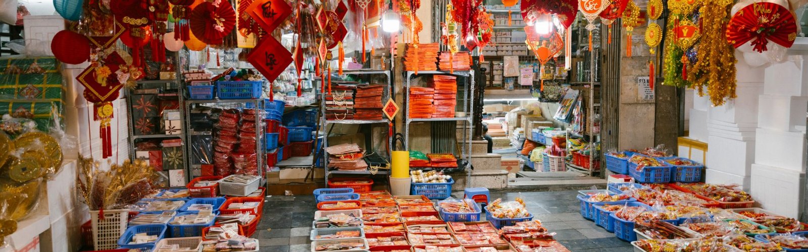 Dong Xuan Market