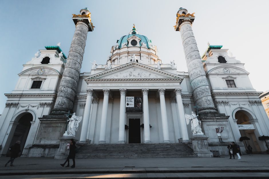 Tickets and entrance at Karlskirche