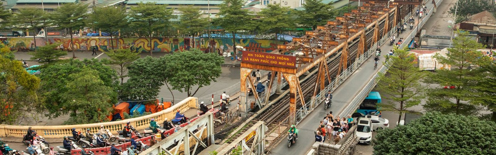 Long Bien Bridge