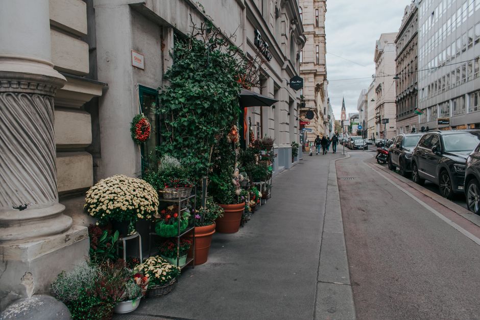 Getting to Naschmarkt in Vienna