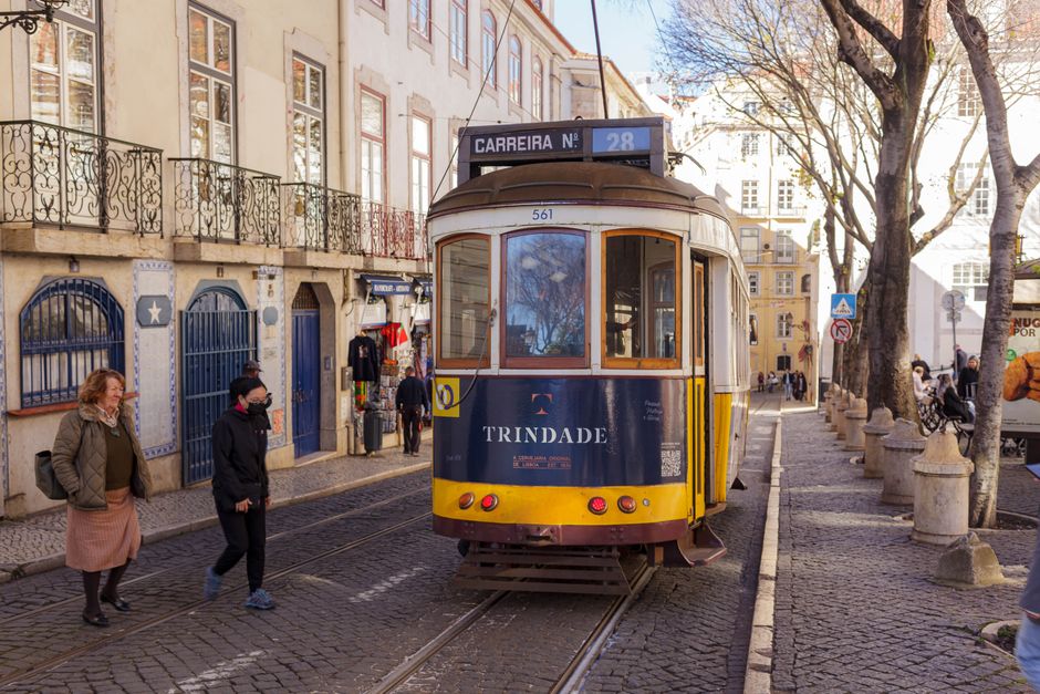 Tickets and entrance at Tram 28 route